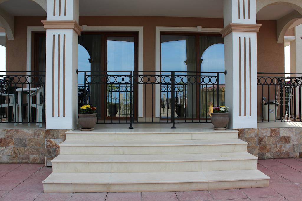 Brilliant Aparthotel Sozopol Exteriör bild